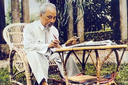 Tư tưởng Hồ Chí Minh về phòng, chống lãng phí và cuộc đấu tranh thực hành tiết kiệm, chống lãng phí hiện nay