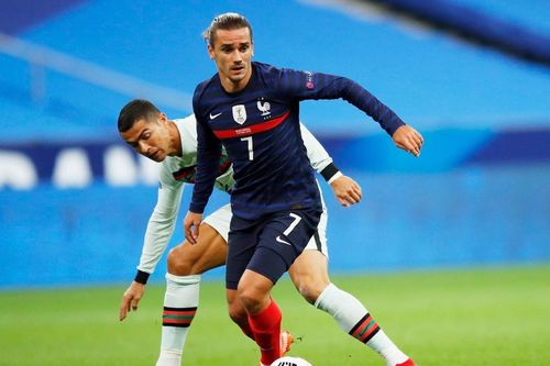 Ronaldo bất lực trước hàng thủ tuyển Pháp