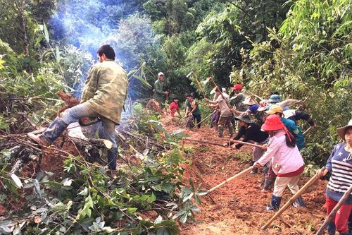 Mưa lớn làm gãy cầu, một người tử vong ở Kon Tum