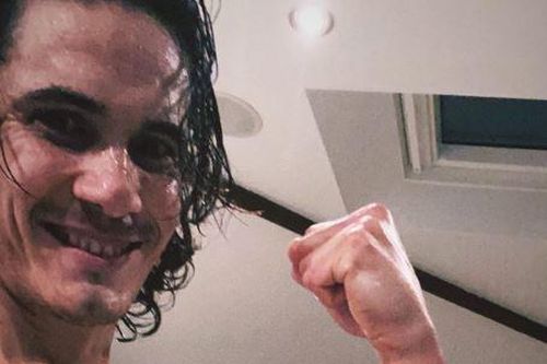 Cavani nỗ lực tập luyện để ra sân cuối tuần này