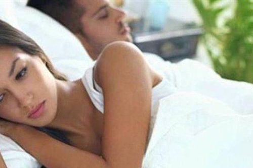 Chồng tìm 'gái làng chơi' mà không dùng 'đồ bảo hộ', em phải làm sao?