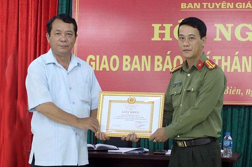 Nâng cao chất lượng công tác giáo dục chính trị, định hướng dư luận xã hội trong tình hình mới