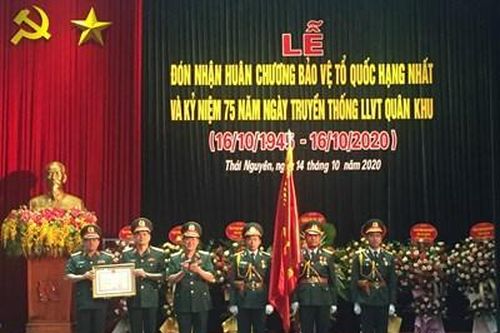 Quân khu 1 đón nhận Huân chương Bảo vệ Tổ quốc hạng Nhất