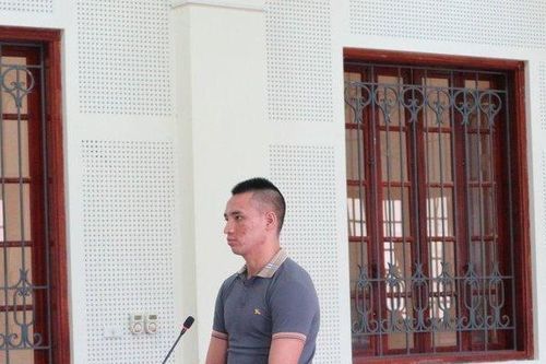 Ông bố trẻ rưng rưng nước mắt khi nhắc đến con nhỏ mới sinh