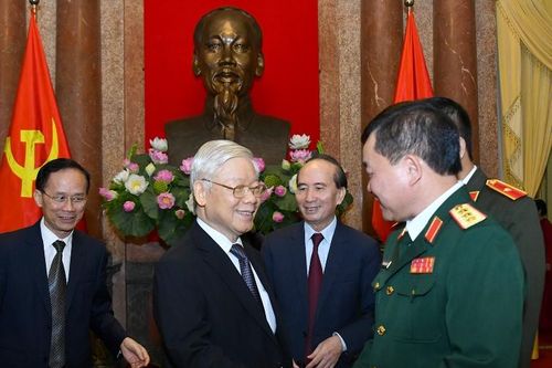 Tổng Bí thư, Chủ tịch nước Nguyễn Phú Trọng trao Quyết định thăng quân hàm Thượng tướng cho hai sĩ quan quân đội