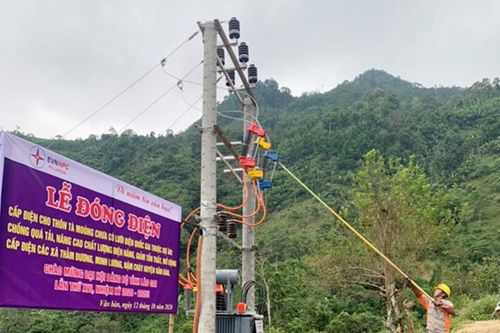 PC Lào Cai: Đưa điện về Tà Moòng