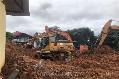Phó Thủ tướng Trịnh Đình Dũng chỉ đạo khắc phục hậu quả lũ lụt tại Quảng Trị