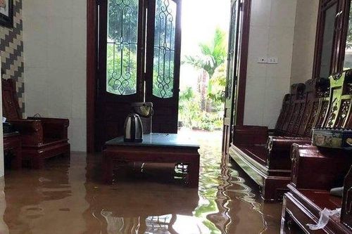 Mưa lớn không dứt, Hà Tĩnh khẩn trương sơ tán 7.000 người