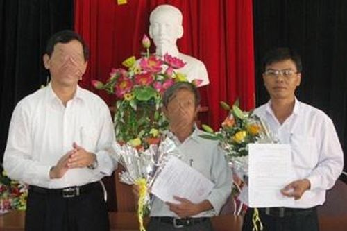 Miễn nhiệm Phó Chủ tịch huyện khai thêm bằng đại học để lên chức