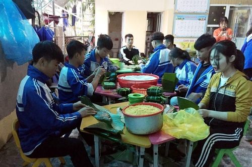 Ưu tiên cứu đói và sơ tán dân trong mưa lũ tại miền Trung