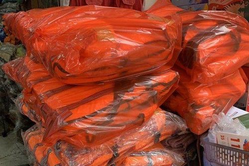 Sẽ xử lý nghiêm việc găm hàng, thổi giá áo phao cứu sinh