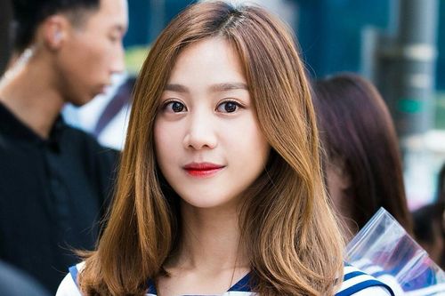 Cuộc sống đi giao hàng, bán cà phê của những ca sĩ hết thời