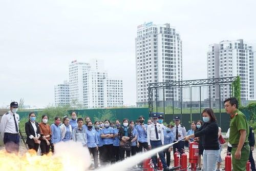 Tập huấn nghiệp vụ PCCC và cứu nạn cứu hộ tại dự án Sunshine Riverside