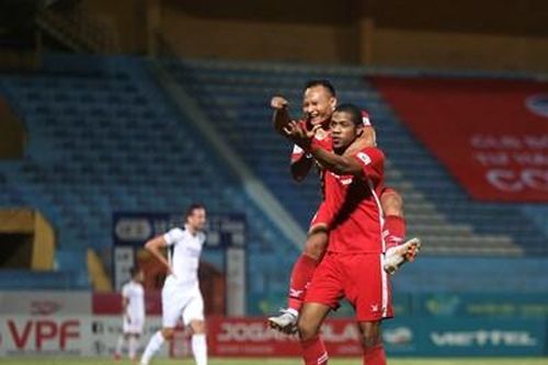 Bánh mỳ thiếu muối vẫn vui