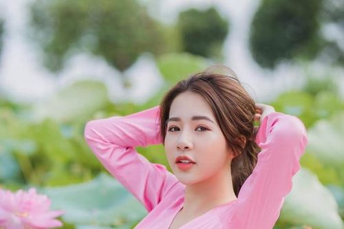Hot girl Nam Định sở hữu nét đẹp giống diễn viên Sam
