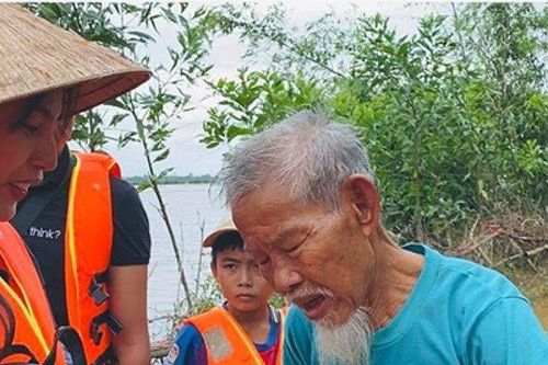 'Đừng soi mói, hãy nhìn vào những việc Thủy Tiên đã làm…'
