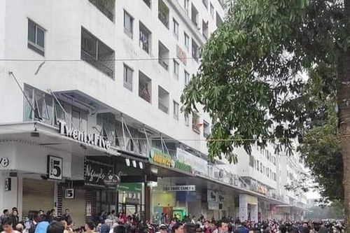 Cháy chung cư HH Linh Đàm lúc rạng sáng, hàng ngàn người dân chạy tán loạn