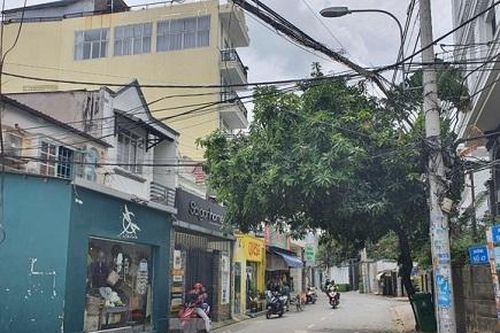 TPHCM: Cách ly 3 người do tiếp xúc với người nghi nhiễm Covid-19