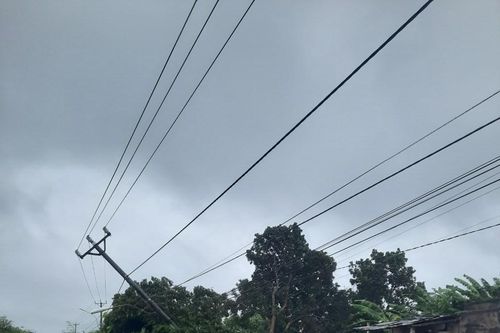 Bắc Tây Nguyên: Cầu bị cuốn trôi, 3 thôn bị cô lập, đã có người chết