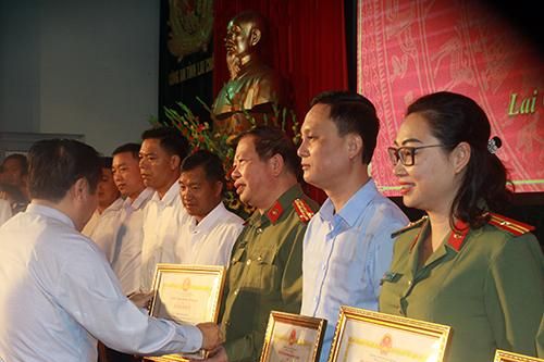 Hỗ trợ xây, sửa chữa nhà cho 1062 hộ nghèo huyện Mường Tè