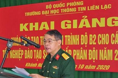 Khai mạc lớp đào tạo tiếng Anh trình độ B2 cho học viên tốt nghiệp đào tạo đại học cấp phân đội