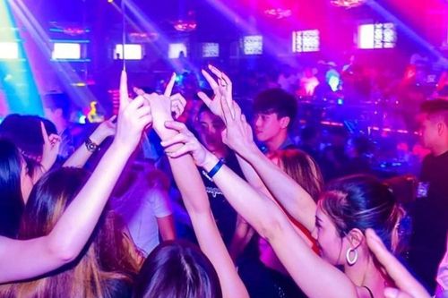 Kinh doanh vũ trường chỉ mất 15 triệu đồng phí thẩm định cấp phép