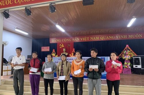 PTSC Quảng Bình ủng hộ đồng bào thiệt hại do lũ lụt