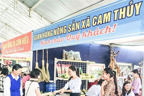 Nỗ lực đem 'Quà quê Cam Lộ' đến với mọi nhà