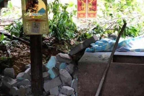 Mưa vẫn chưa ngừng, khắp nơi sạt lở núi, di dời khẩn cấp người dân