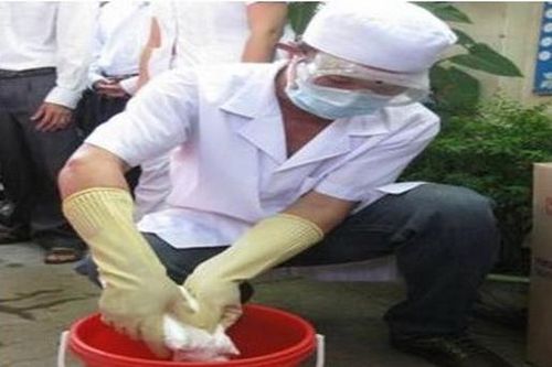 Cách xử lý nước sinh hoạt trong và sau mưa lũ để phòng bệnh