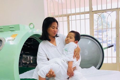 Điều trị thành công một trường hợp trẻ sống thực vật