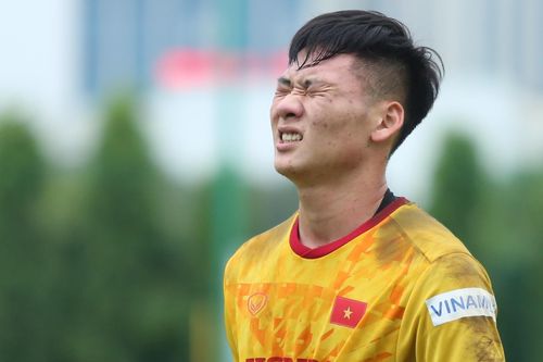 Cận cảnh U22 Việt Nam 'mướt mồ hôi' tìm cách chinh phục thầy Park