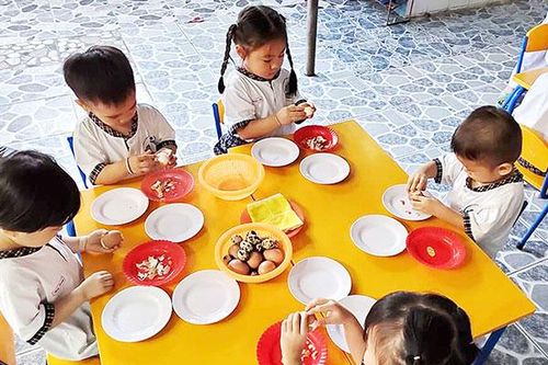 Phát triển tình cảm, kỹ năng xã hội cho trẻ mầm non