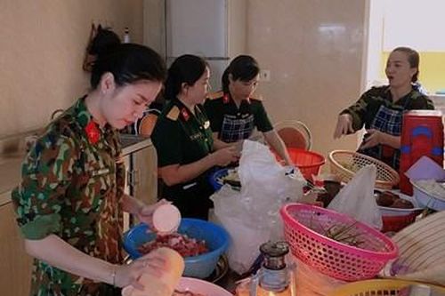 Sẻ chia với đồng bào vùng lũ
