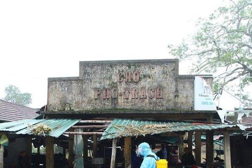 Nguy cơ dịch bệnh sau lũ, hơn 100 y bác sĩ lên đường giúp người dân