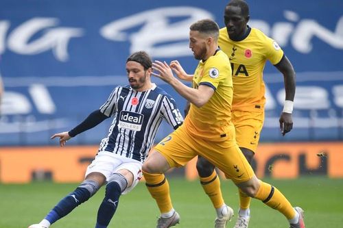 Harry Kane tỏa sáng giúp Tottenham vươn lên ngôi đầu