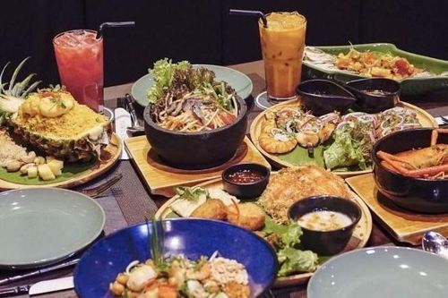 Thưởng thức ẩm thực đa dạng tại Crescent Mall
