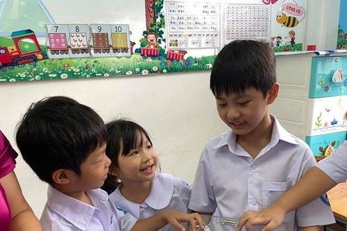 Cậu bé tiểu học kêu gọi được hơn 162 triệu cứu trợ miền Trung là ai?