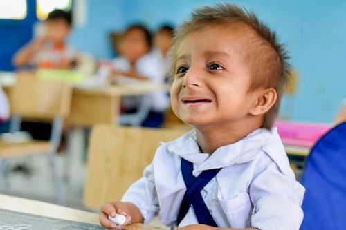 Tạm biệt cậu học trò tý hon Đinh K'Rễ