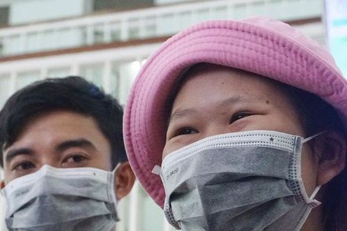 Cứu mẹ con thai phụ bị ung thư vòm họng ác tính, gia đình từng… xin về