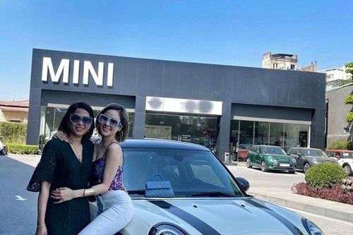 Bóc giá xe sang mà 'đại gia' đứng sau tài trợ cho hotgirl Trâm Anh