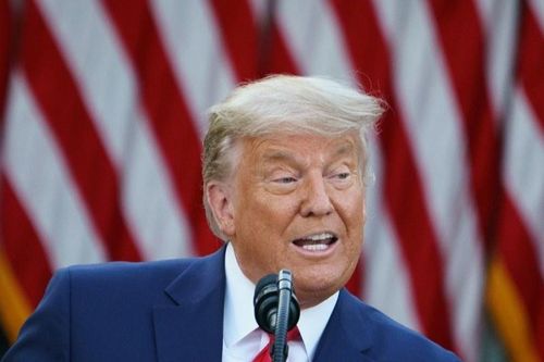 Màu tóc của ông Trump thành tâm điểm chú ý trên mạng