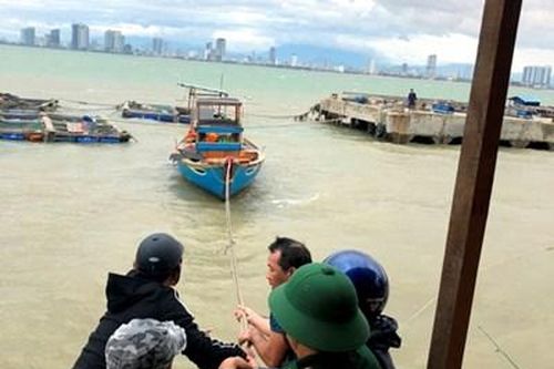Sát cánh giúp người dân ven biển phòng, chống bão