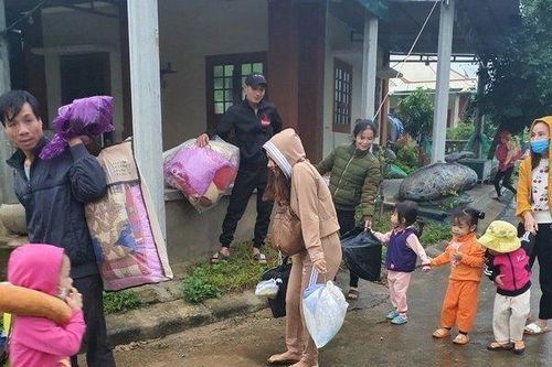 Quảng Trị: Quân dân huyện đảo vào hầm trú ẩn tránh bão số 13