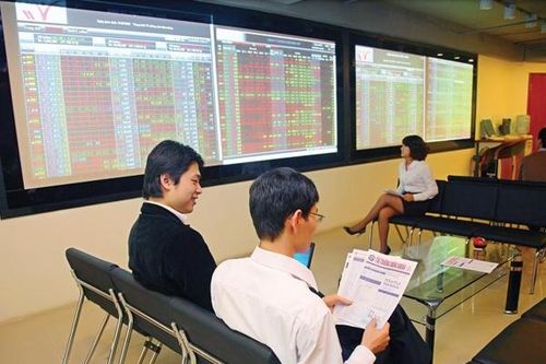 Chứng khoán ngày 17/11: Áp lực bán ra có thể sẽ giảm