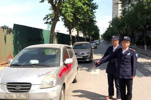 Xịt sơn vào xe và văn hóa chung cư