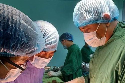 Đồng Nai: Cứu sống một bệnh nhân bị dao đâm xuyên vào tim