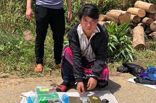 Khởi tố nhóm đối tượng mua bán, vận chuyển 4 bánh heroin, 2kg ma túy đá