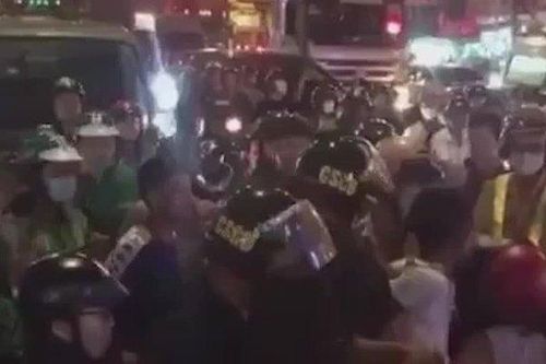 Clip: Cô gái chống đối lực lượng chức năng để giải cứu bạn trai