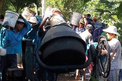 Chợ Mới huy động nguồn lực hoàn chỉnh hệ thống đường giao thông nông thôn